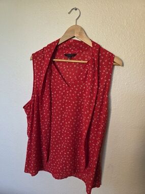 Banana Republic Red Sleeveless V-Neck Floral Print Camisole
